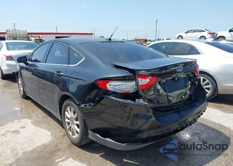 2016 Ford Fusion S z USA, uszkodzony, nr VIN 3FA6P0G71GR156511